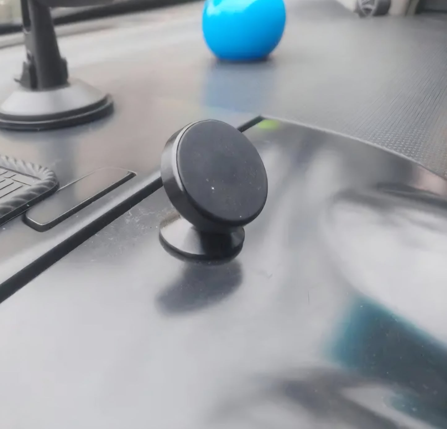 VoltSA Magnetic Car Phone Holder™