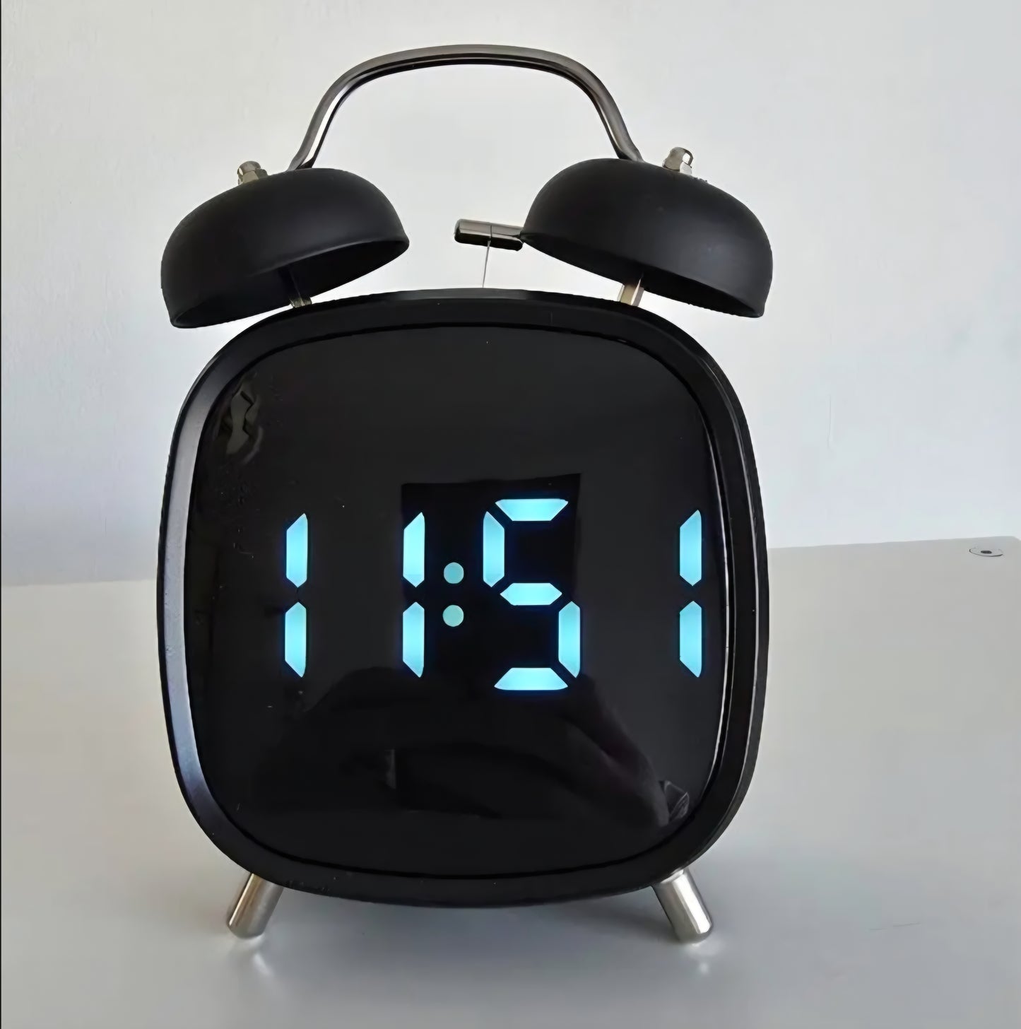 VoltSA 🕑 Retro Digital Alarm Clock™